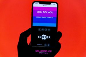 Triller logo phone